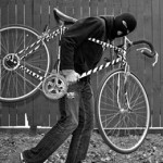 Thieves in transport: A side-by-side comparison of bike & car thieves